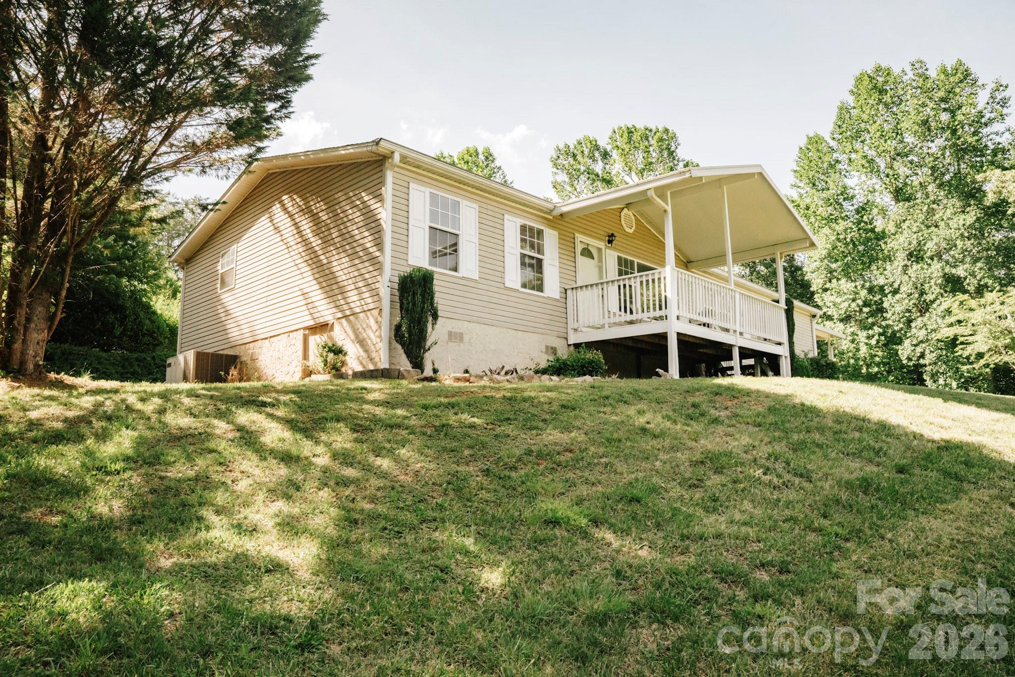 2391 Hickory Knoll Road Franklin, NC 28734 - Photo 4 of 39