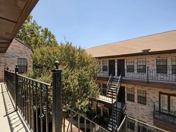 $1,500 | 2216 San Gabriel Street, Unit 102, Austin, TX 78705