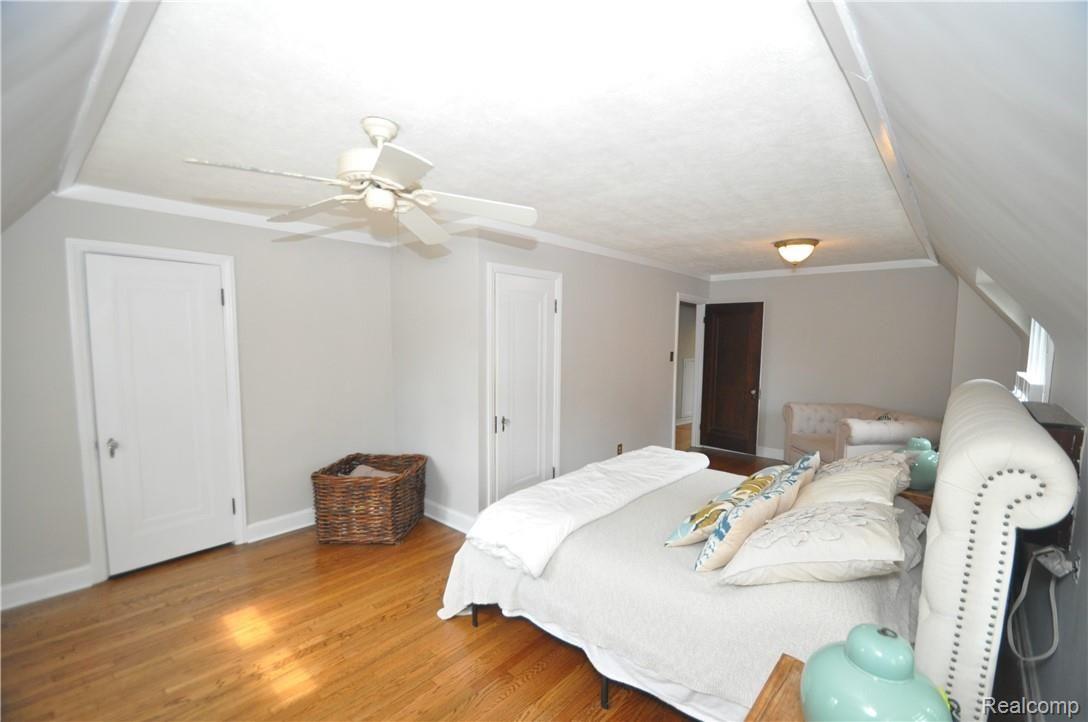 1540 Oxford Road Grosse Pointe, MI 48236 - Photo 19 of 33 Master Bedroom 2.jpg