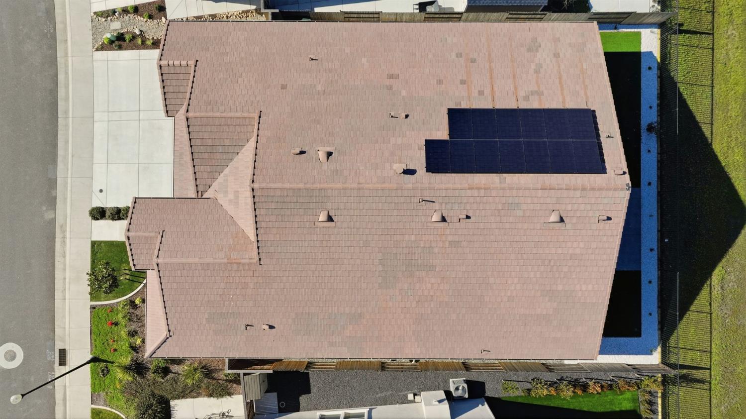 2121 Arbor Rdg Drive Roseville, CA 95747 - Photo 72 of 83 an aerial view of a house