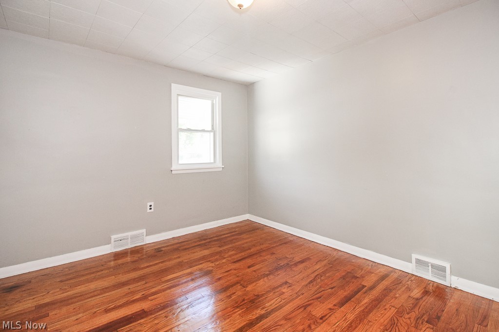 836 Mannering Road Eastlake, OH 44095 - Photo 22 of 33 Gallery Image 22