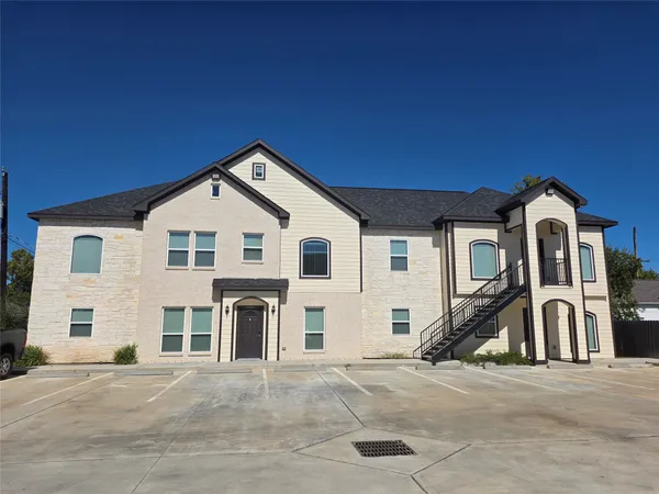 $1,500 | 7823 Gladstone Street, Unit A1, Houston, TX 77051