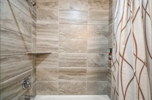 $1,500 | 7823 Gladstone Street, Unit A1, Houston, TX 77051