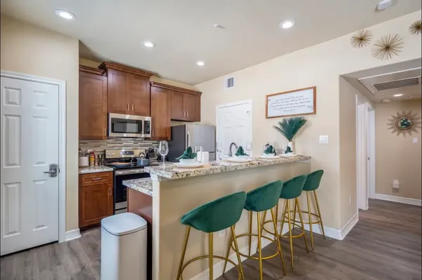 $1,500 | 7823 Gladstone Street, Unit A1, Houston, TX 77051