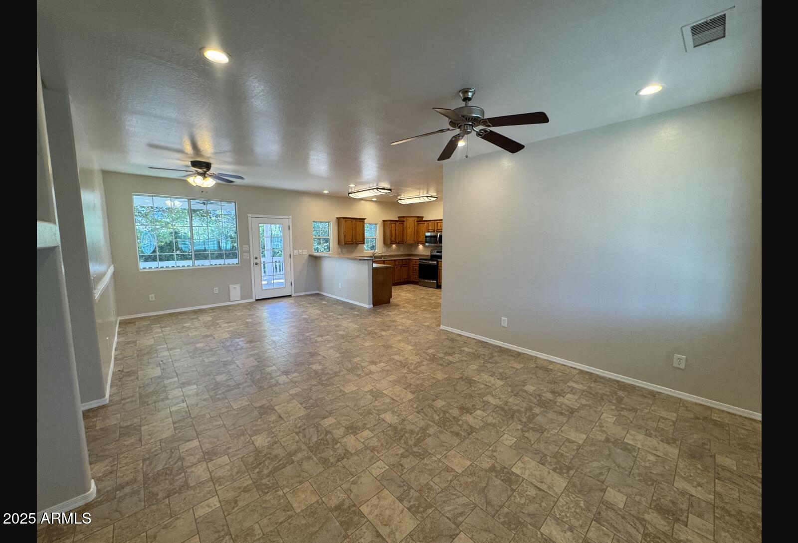 505 Raysun Lane Camp Verde, AZ 86322 - Photo 20 of 50 an empty room with windows