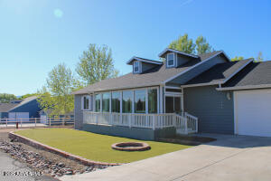 505 Raysun Lane Camp Verde, AZ 86322 - Photo 2 of 50 a view of a house with swimming pool and sitting area