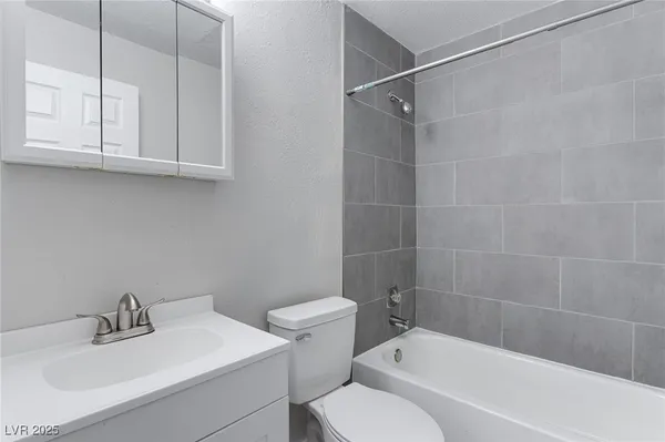 $1,250 | 5001 O'Bannon Drive, Unit AO, Las Vegas, NV 89146