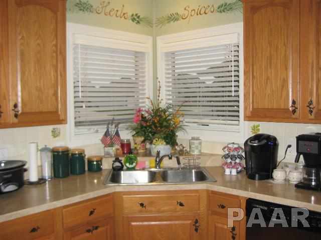 1736 Sycamore Washington, IL 61571 - Photo 4 of 21 Gallery Image 4