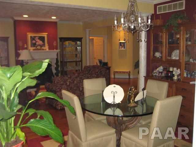 1736 Sycamore Washington, IL 61571 - Photo 5 of 21 Gallery Image 5