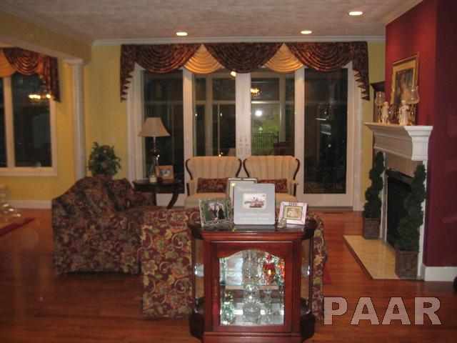 1736 Sycamore Washington, IL 61571 - Photo 8 of 21 Gallery Image 8