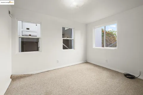 a view of empty room with window