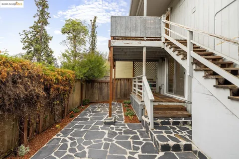 a view of a pathway of a building