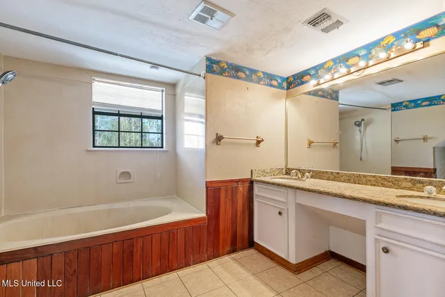 $275,000 | 1126 East Lakeshore Drive, Carriere, MS 39426