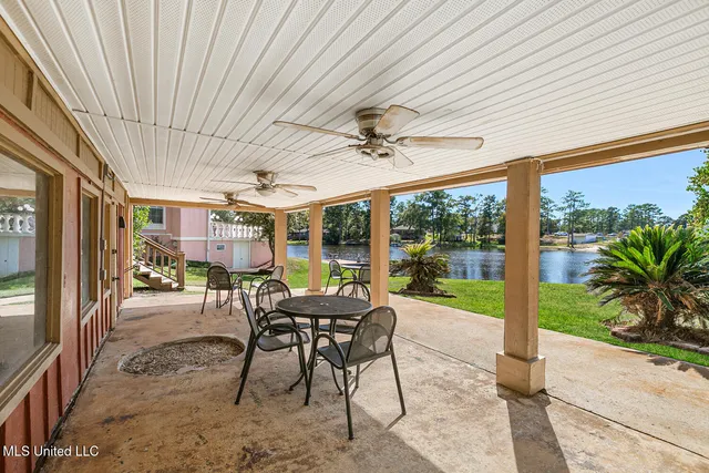 $275,000 | 1126 East Lakeshore Drive, Carriere, MS 39426