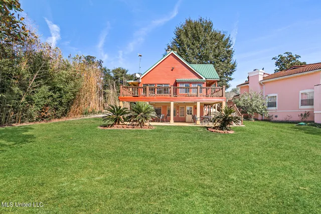 $275,000 | 1126 East Lakeshore Drive, Carriere, MS 39426