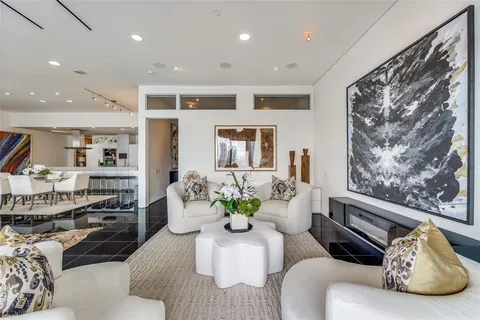 $1,650,000 | 1717 Arts Plaza, Unit 2107, Dallas, TX 75201