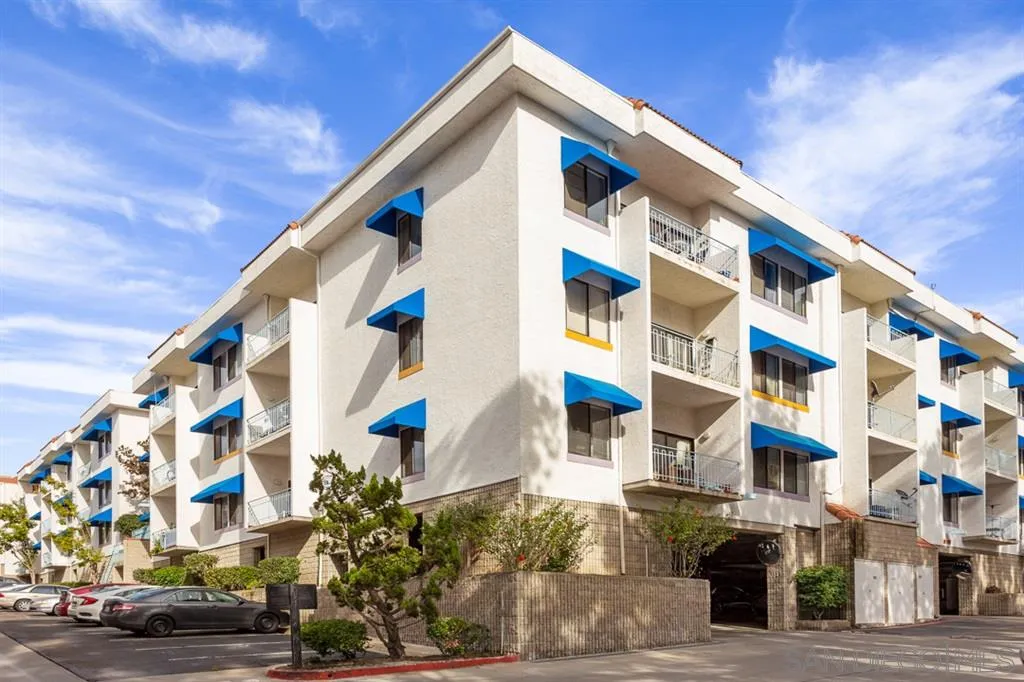 8328 Regents Road, Unit 3G San Diego, CA 92122 - Photo 15 of 39 a view of a large building