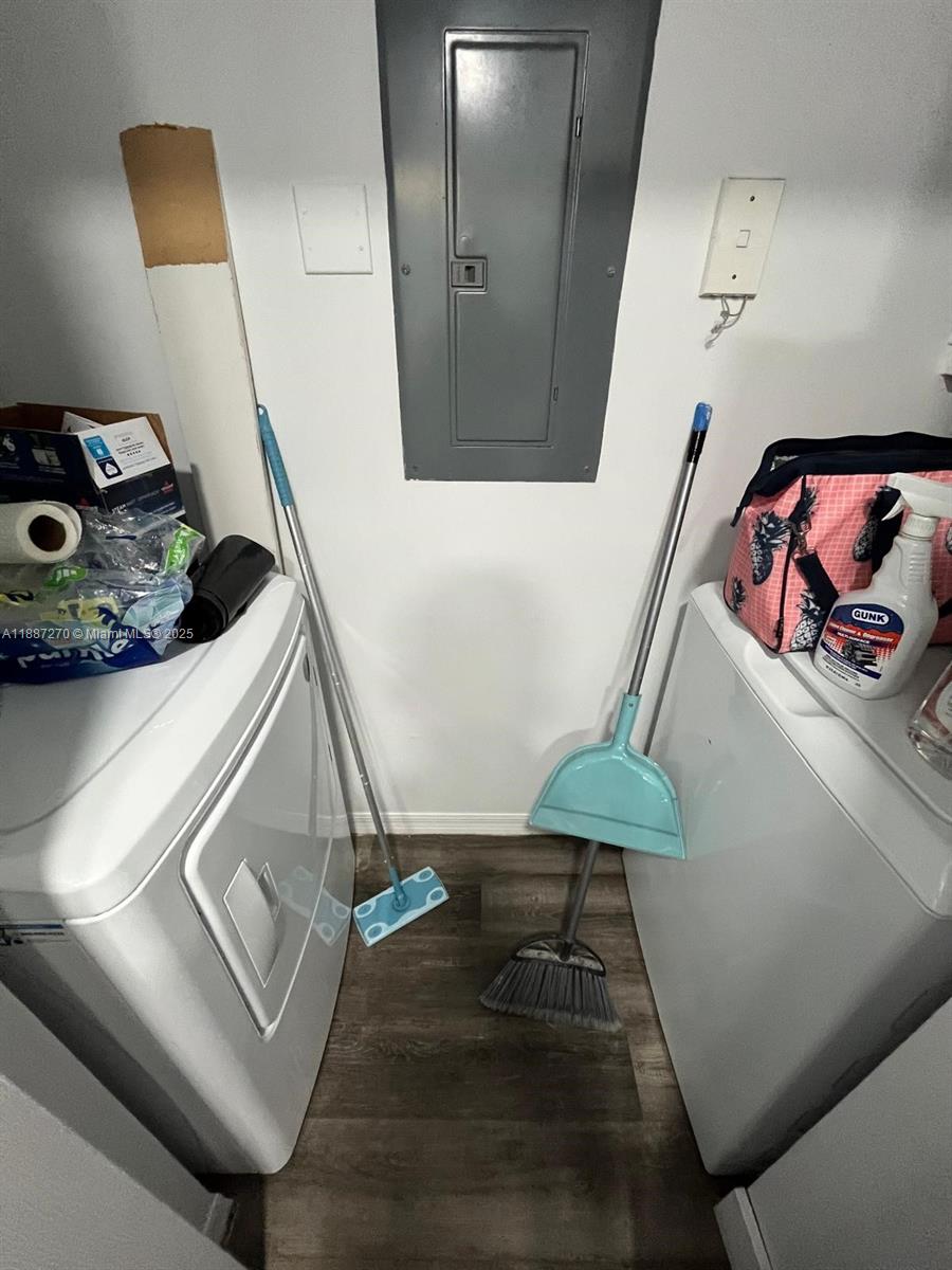 655 Southwest 111th Way, Unit 308 Pembroke Pines, FL 33025 - Photo 27 of 42 a view of entryway