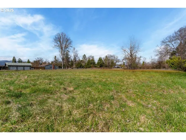 $399,900 | 3597 Leonard Road, Grants Pass, OR 97527