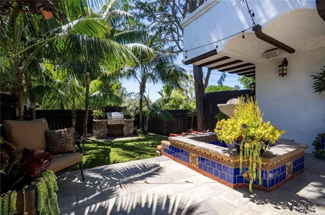 a house view with a outdoor space