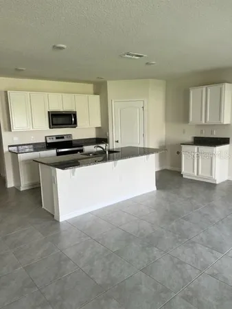 $1,750 | 2016 Carnostie Road, Winter Haven, FL 33884