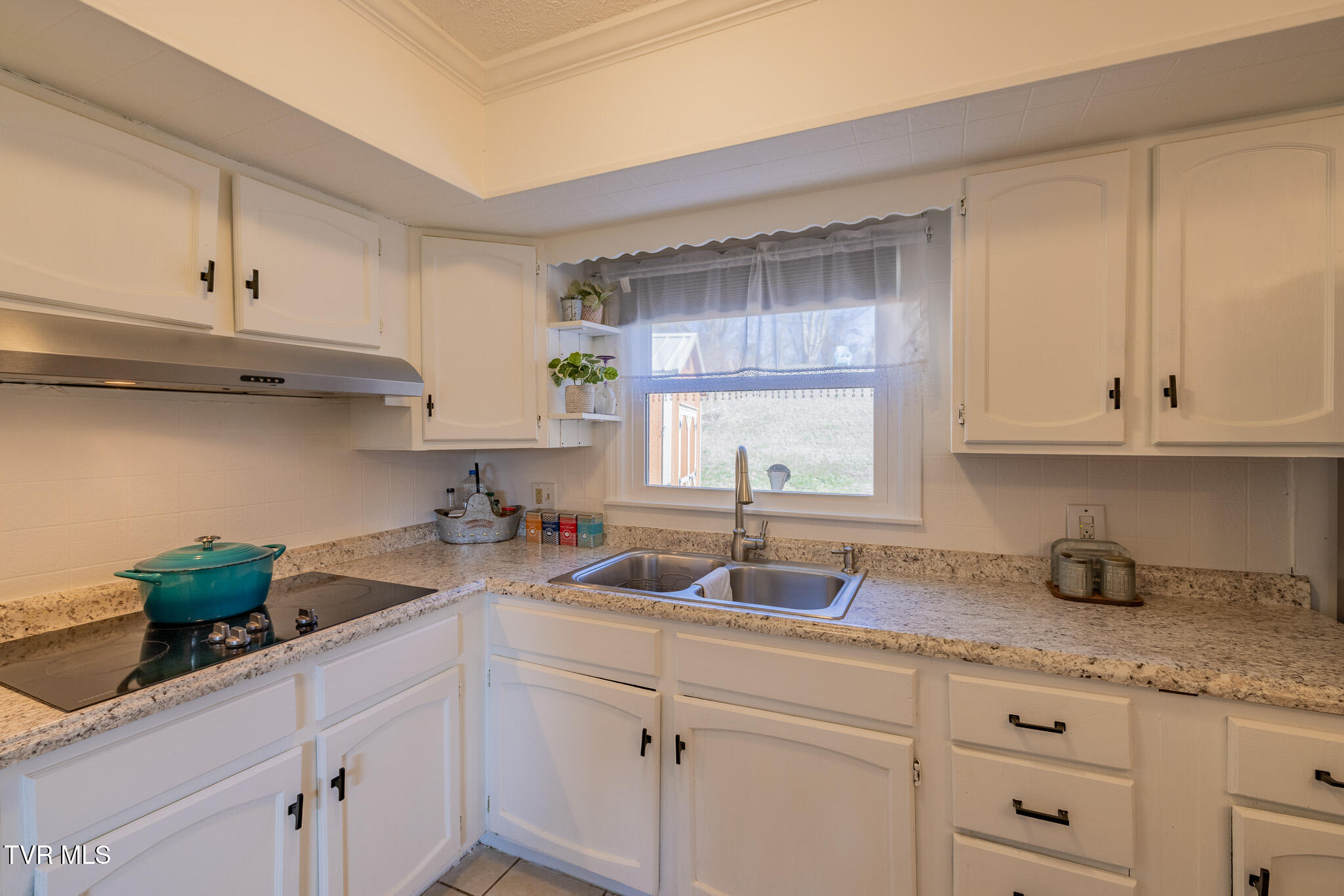 3216 Brownlow Road Kingsport, TN 37660 - Photo 6 of 28 1R9A3027-HDR