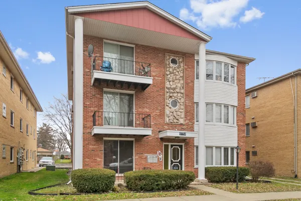 $1,395 | 17754 Rosewood Drive, Unit 1N, Lansing, IL 60438