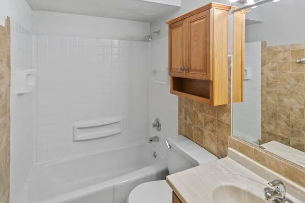 $1,395 | 17754 Rosewood Drive, Unit 1N, Lansing, IL 60438