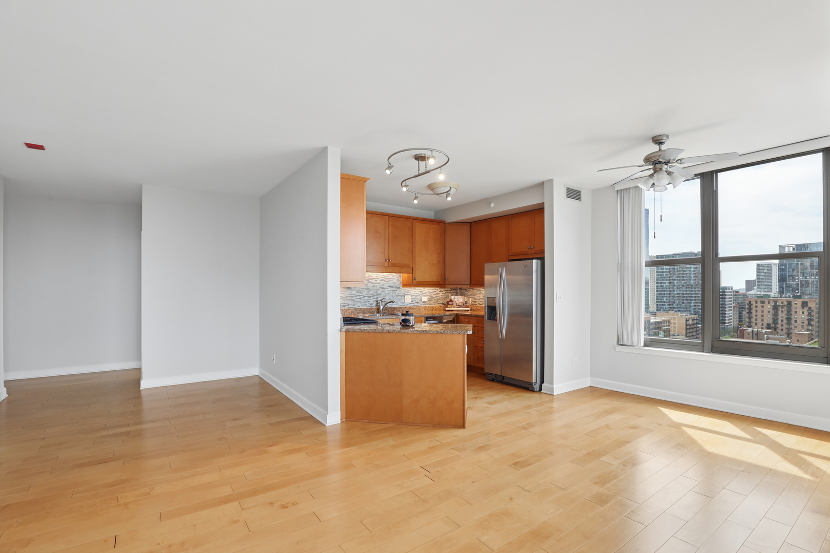 1101 South State Street, Unit 1607 Chicago, IL 60605 - Photo 11 of 28