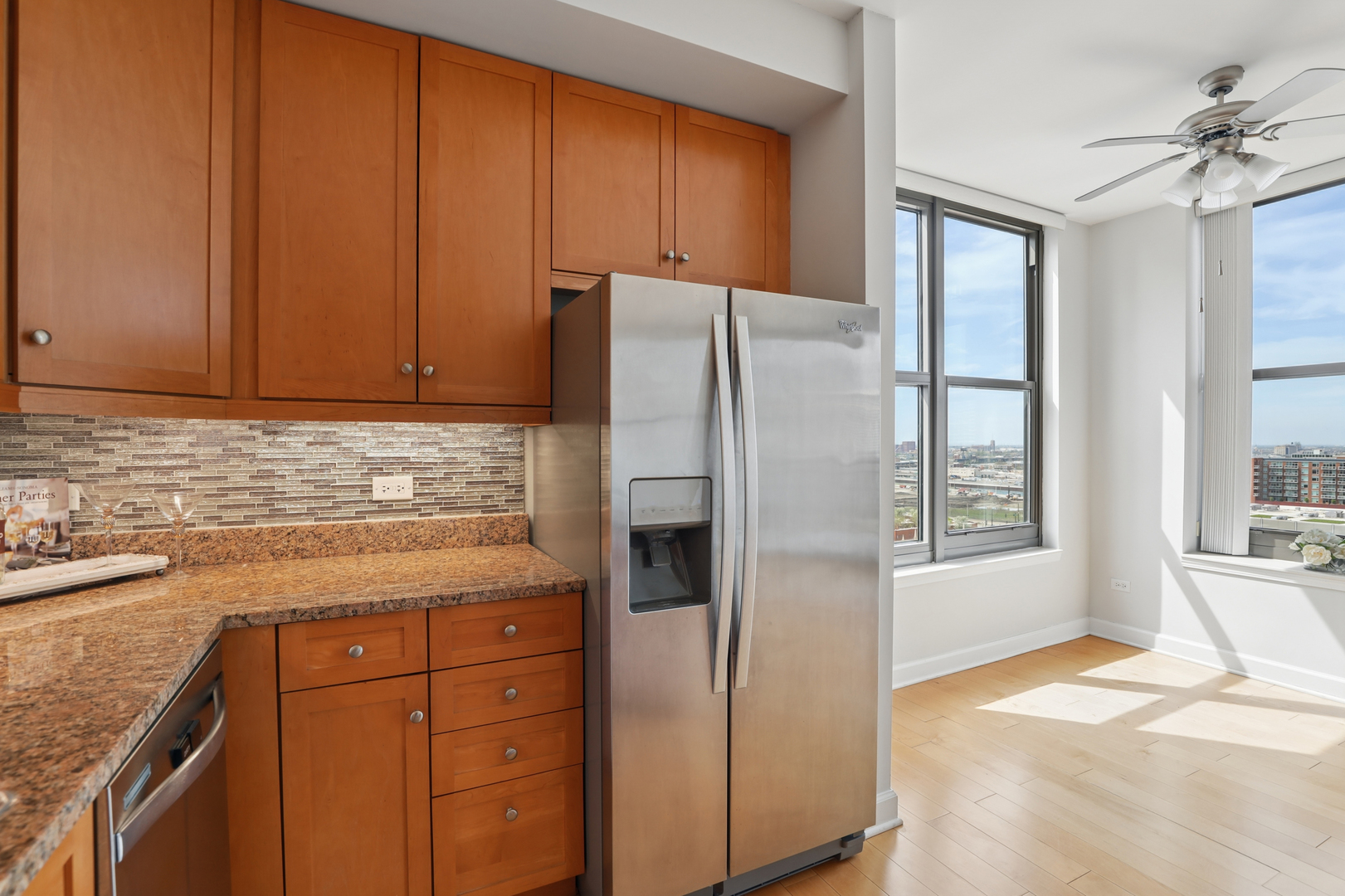 1101 South State Street, Unit 1607 Chicago, IL 60605 - Photo 13 of 28