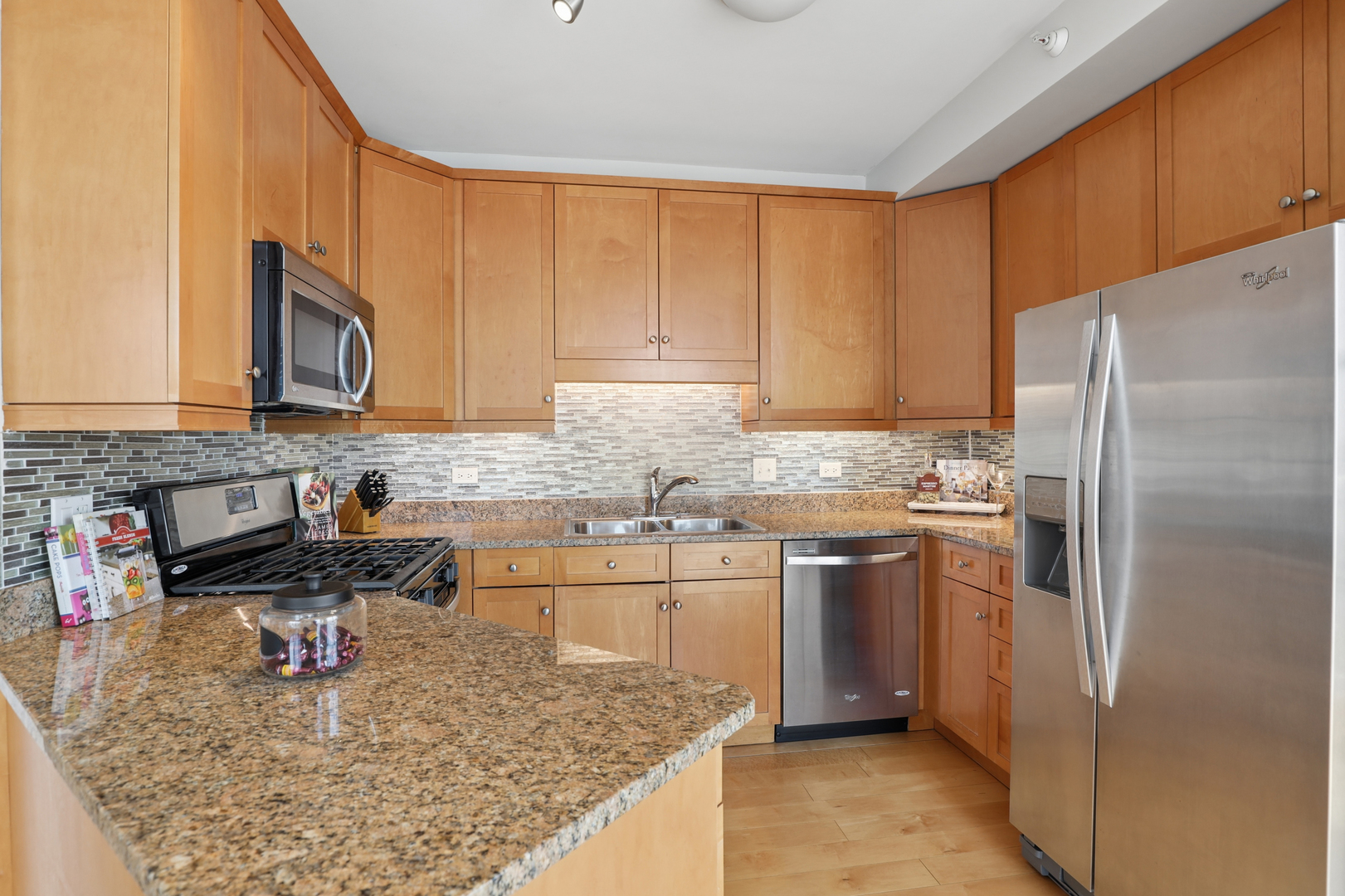 1101 South State Street, Unit 1607 Chicago, IL 60605 - Photo 14 of 28