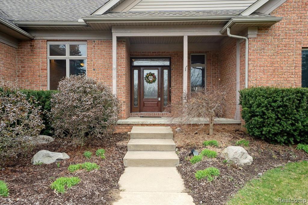 5167 Hunters Ridge Holly, MI 48442 - Photo 5 of 63