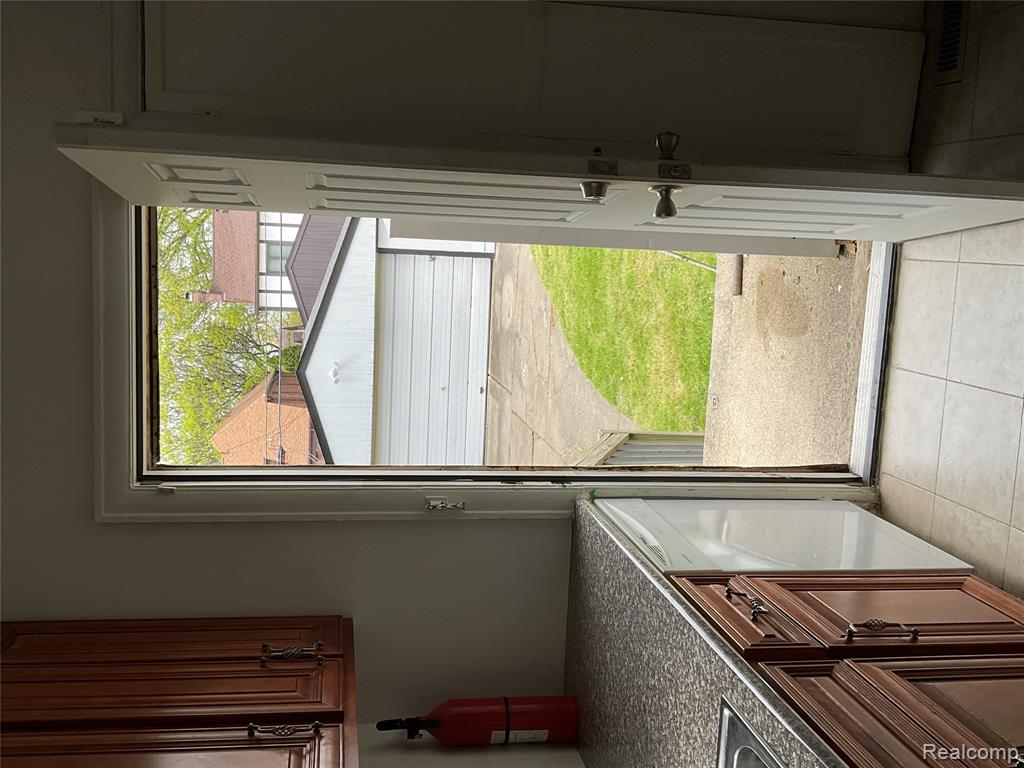 15763 Ashton Road Detroit, MI 48223 - Photo 15 of 43
