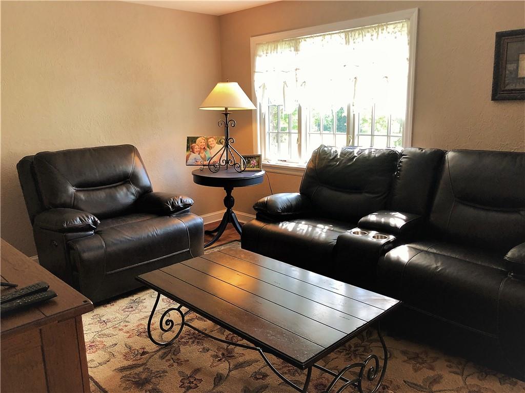 8162 Edwood Road Pittsburgh, PA 15237 - Photo 5 of 19 Gallery Image 5