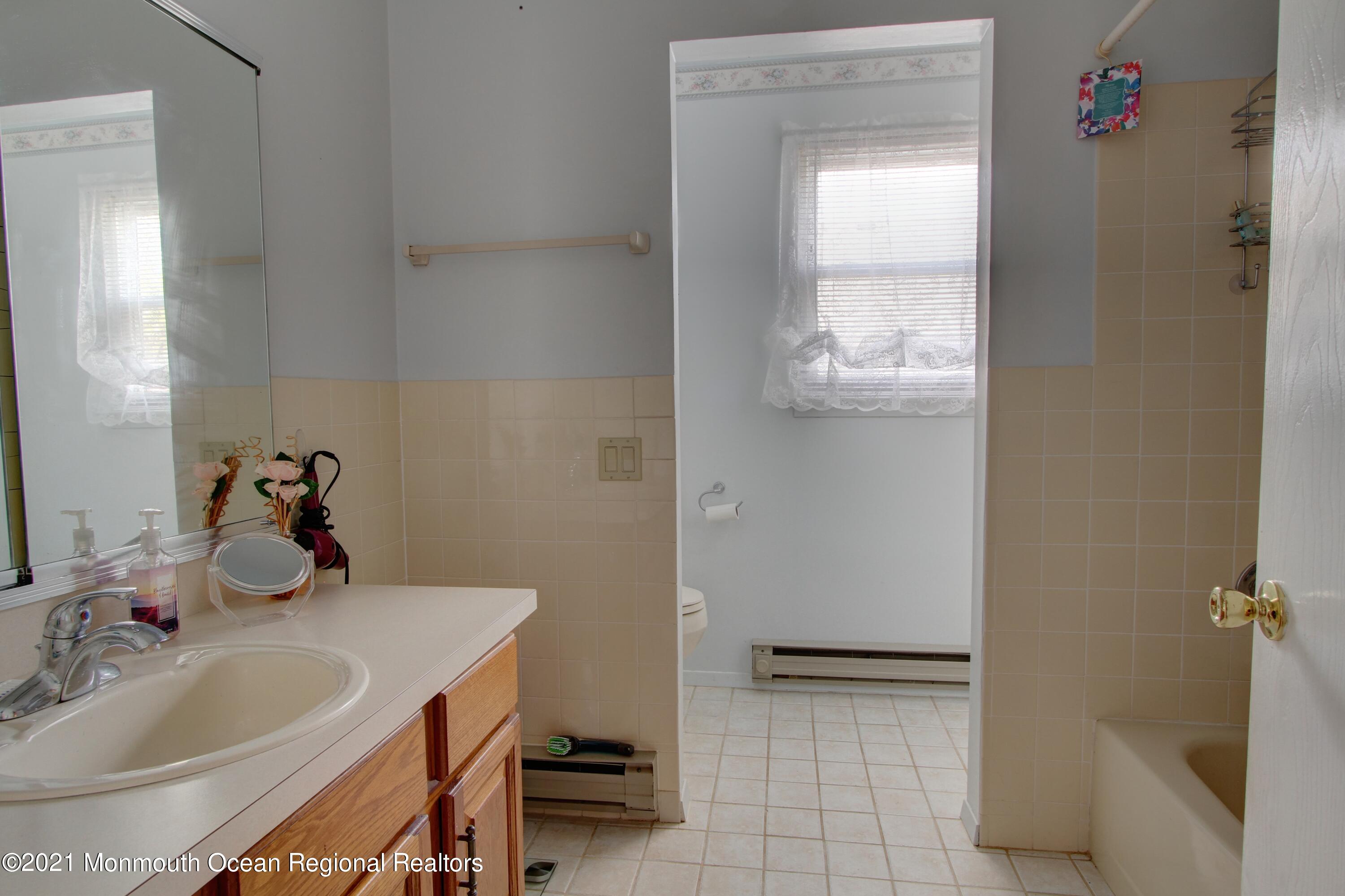 14 Amherst Road Whiting, NJ 08759 - Photo 16 of 31 2nd View Master Bath
