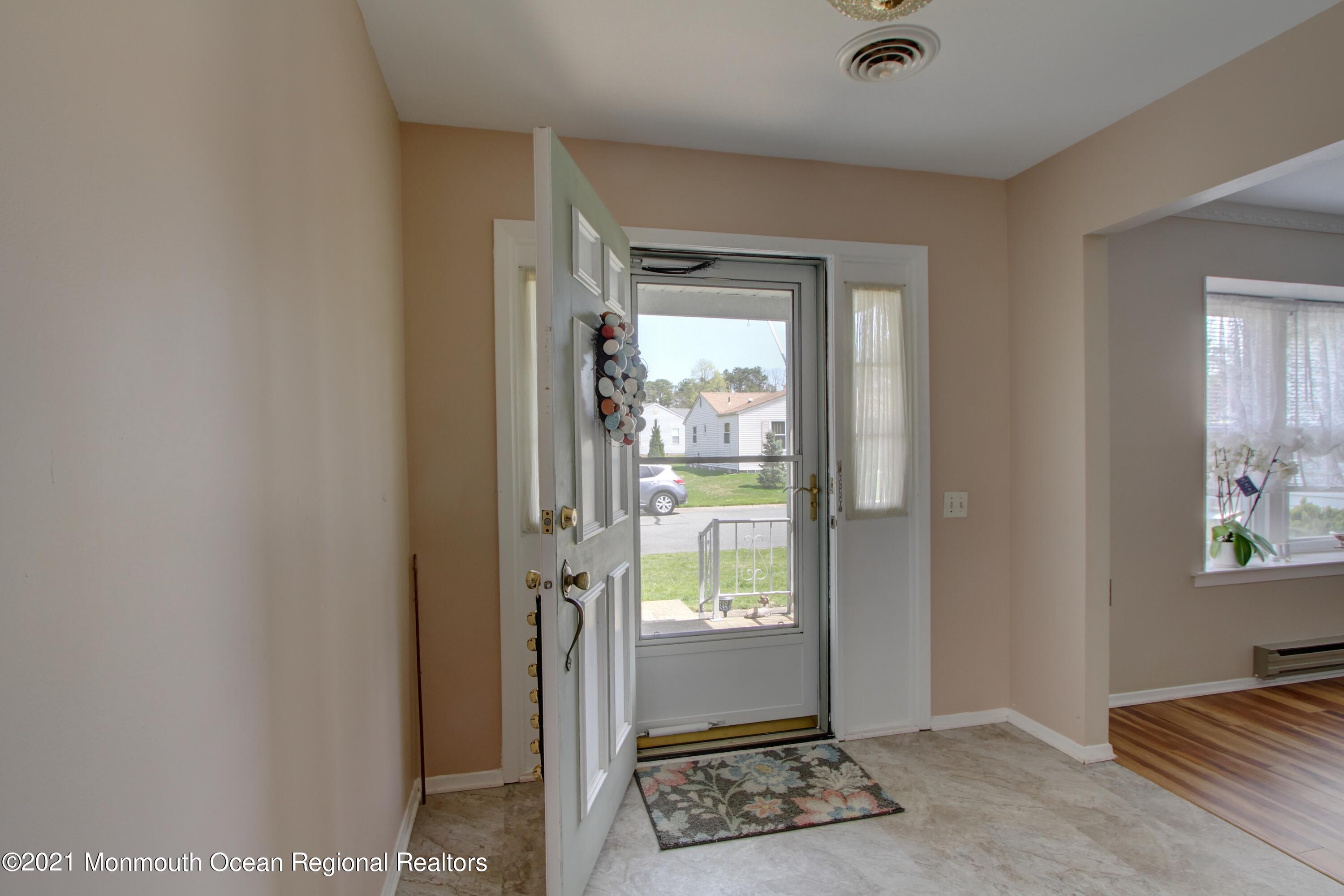 14 Amherst Road Whiting, NJ 08759 - Photo 21 of 31 Foyer