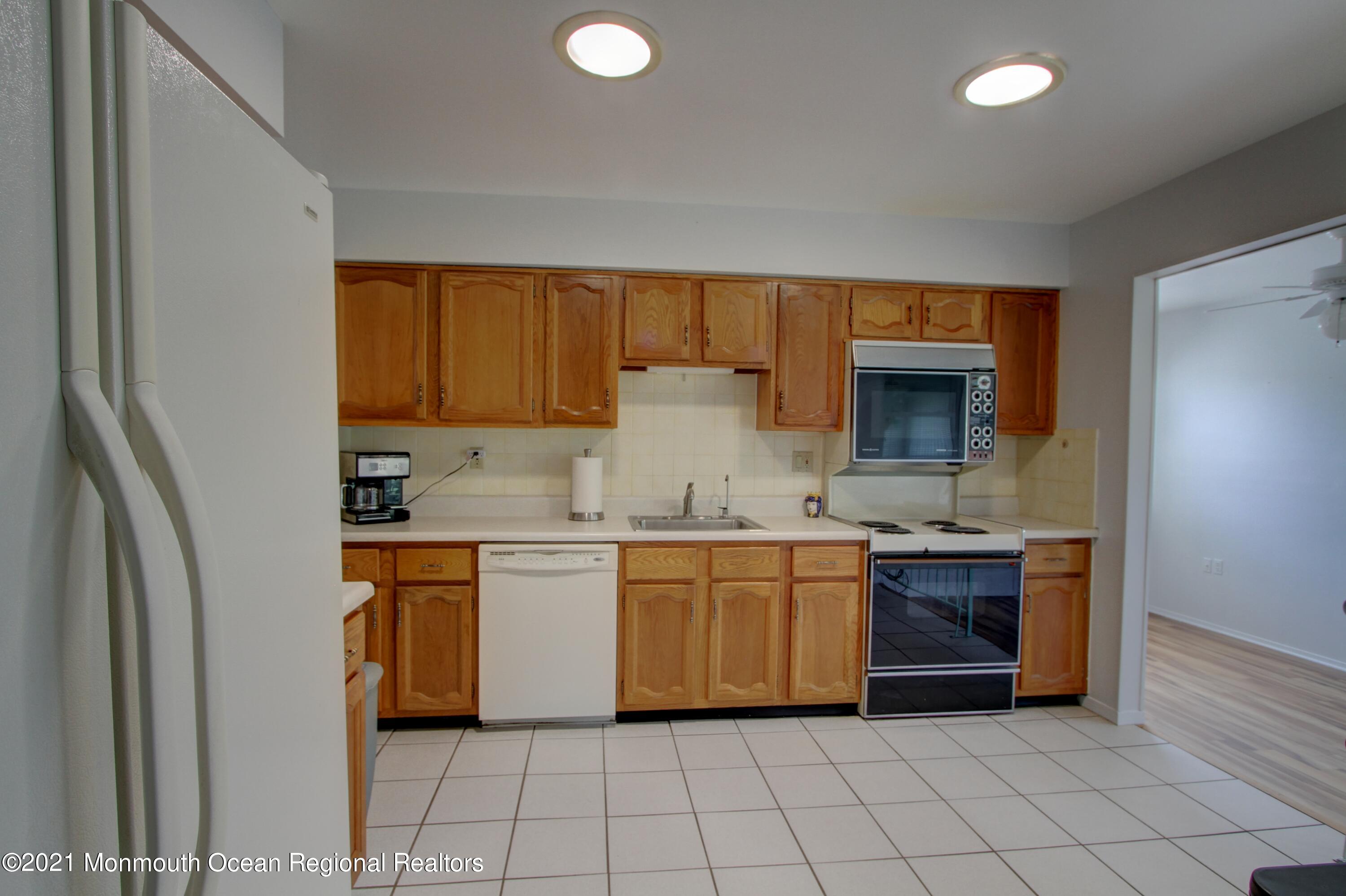 14 Amherst Road Whiting, NJ 08759 - Photo 4 of 31 More View Kitchen