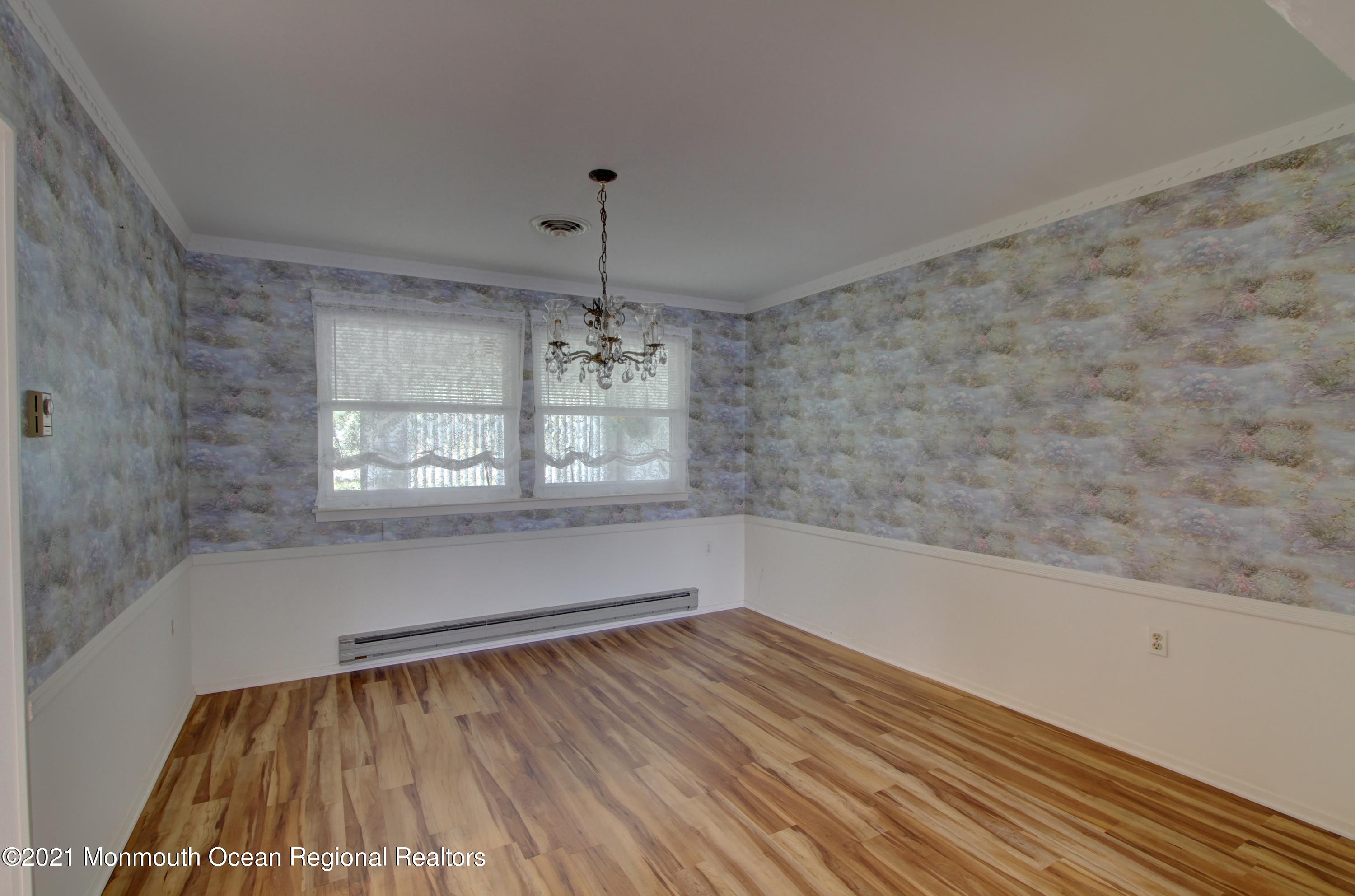 14 Amherst Road Whiting, NJ 08759 - Photo 7 of 31 2nd View Dining Area