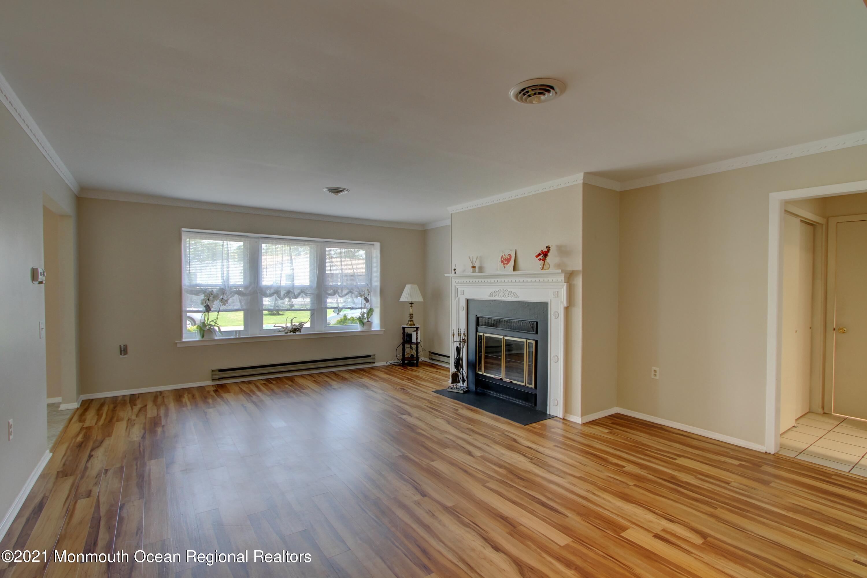14 Amherst Road Whiting, NJ 08759 - Photo 8 of 31 Living Room