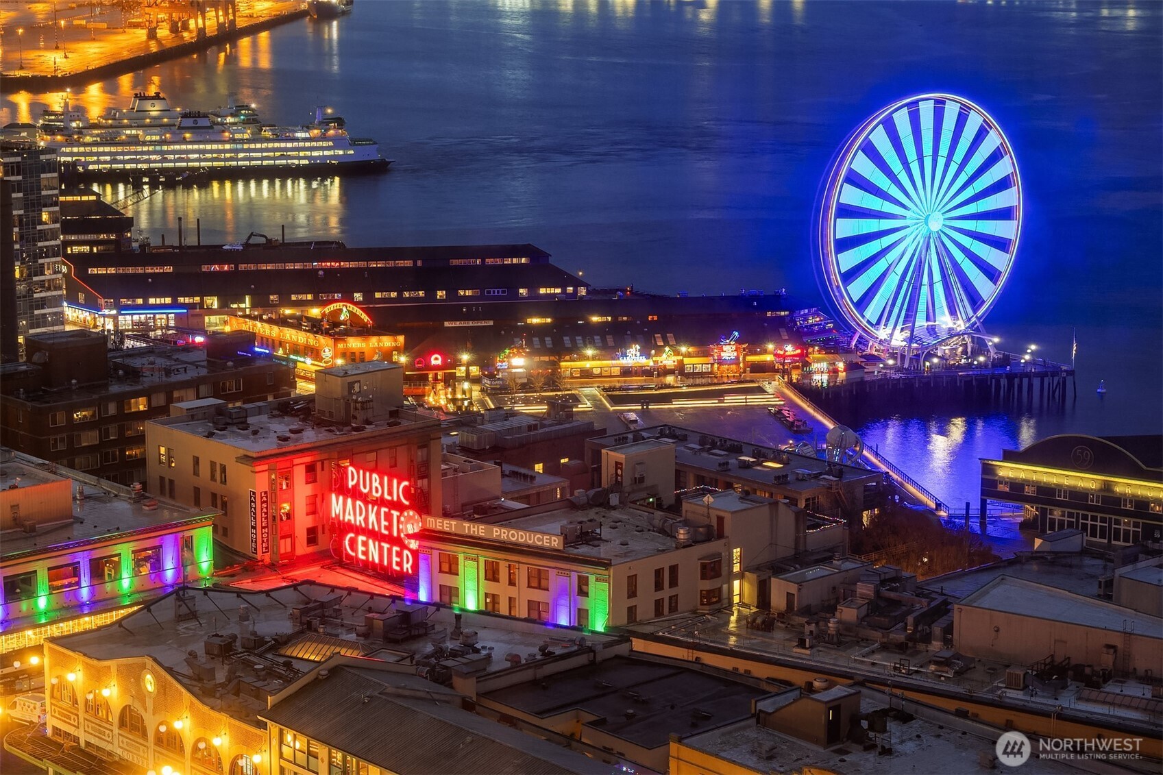121 Stewart Street, Unit 1803 Seattle, WA 98101 - Photo 3 of 35 a view of a retail shops