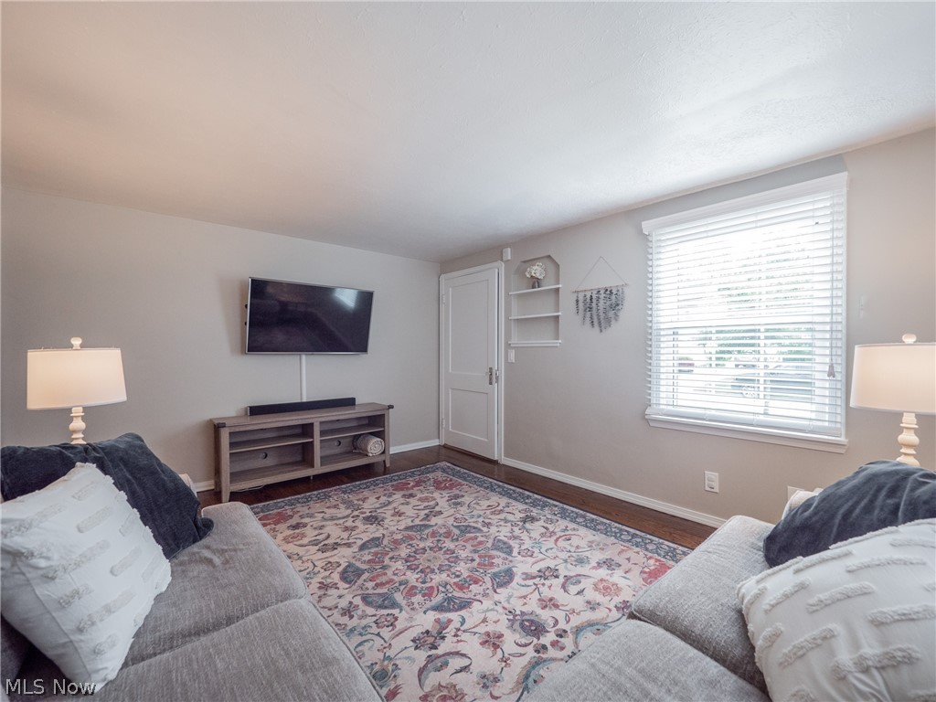 1260 Gordon Road Lyndhurst, OH 44124 - Photo 14 of 33
