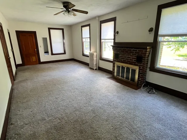 $3,200 | 986 South East Street, Unit A, Amherst, MA 01002