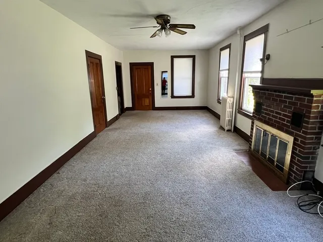 $3,200 | 986 South East Street, Unit A, Amherst, MA 01002