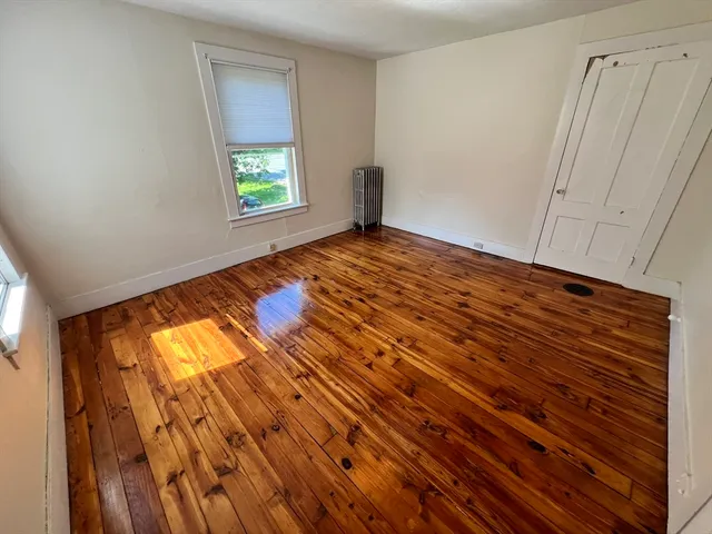 $3,200 | 986 South East Street, Unit A, Amherst, MA 01002