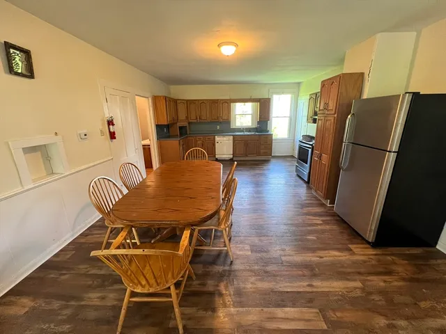 $3,200 | 986 South East Street, Unit A, Amherst, MA 01002