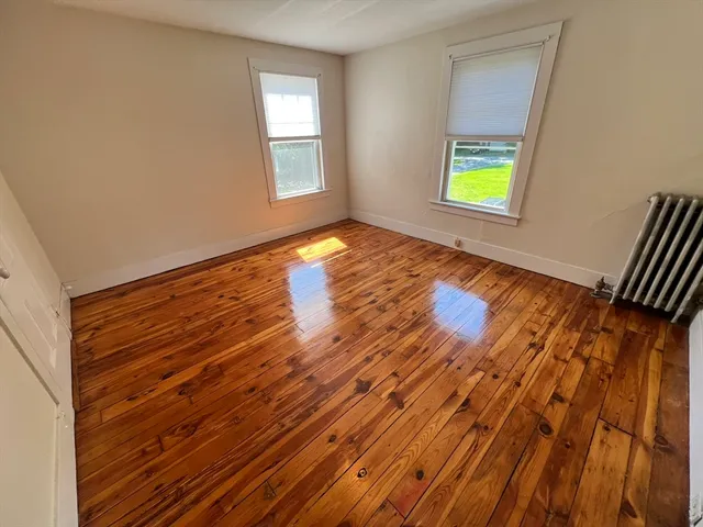 $3,200 | 986 South East Street, Unit A, Amherst, MA 01002