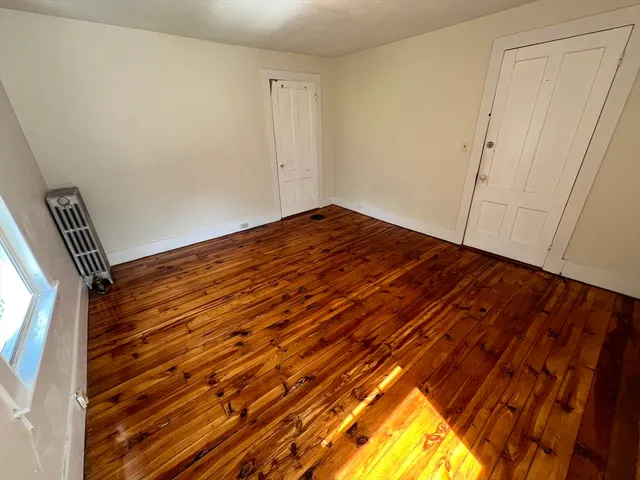 $3,200 | 986 South East Street, Unit A, Amherst, MA 01002