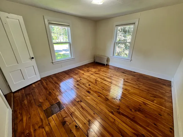 $3,200 | 986 South East Street, Unit A, Amherst, MA 01002