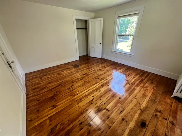 $3,200 | 986 South East Street, Unit A, Amherst, MA 01002