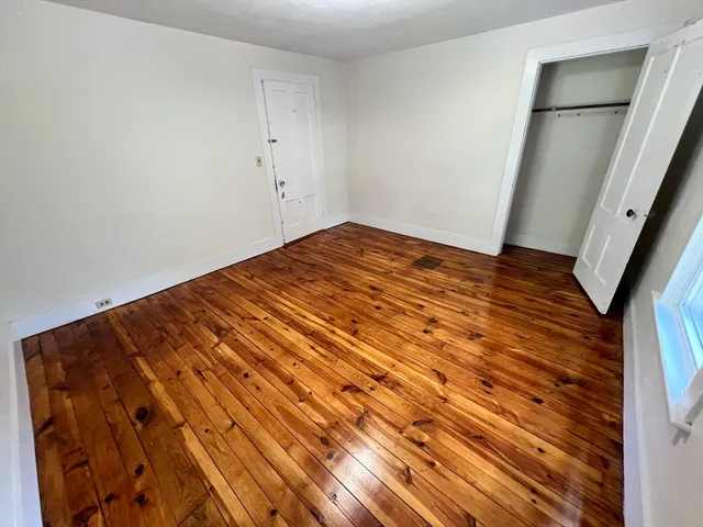 $3,200 | 986 South East Street, Unit A, Amherst, MA 01002